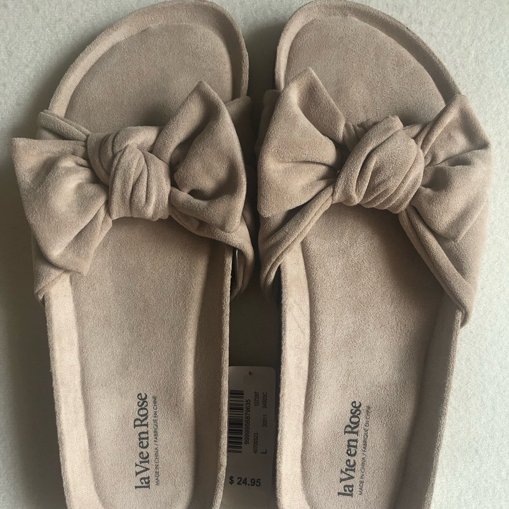 La Vie En Rose Beige Bow Slippers